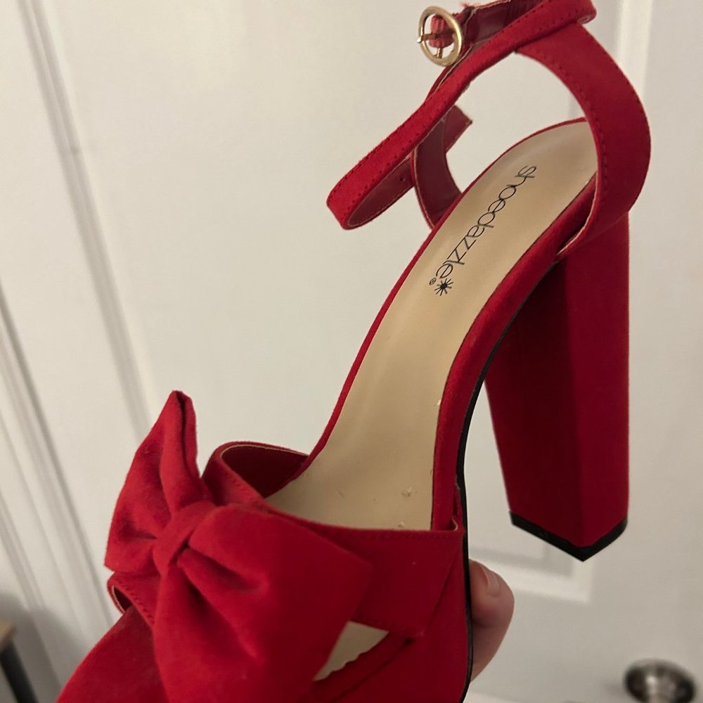 Shoe Dazzle Women's Red Platform Pumps size 7 - Picture 10 of 16